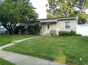71 Park Lane, Massapequa, NY 11758