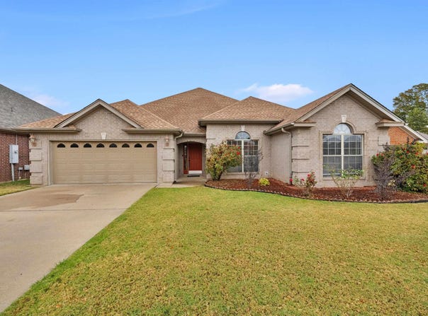 115 Sancerre Drive, Maumelle, AR 72113