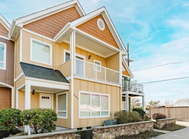 384 Market St NE, Salem, OR 97301
