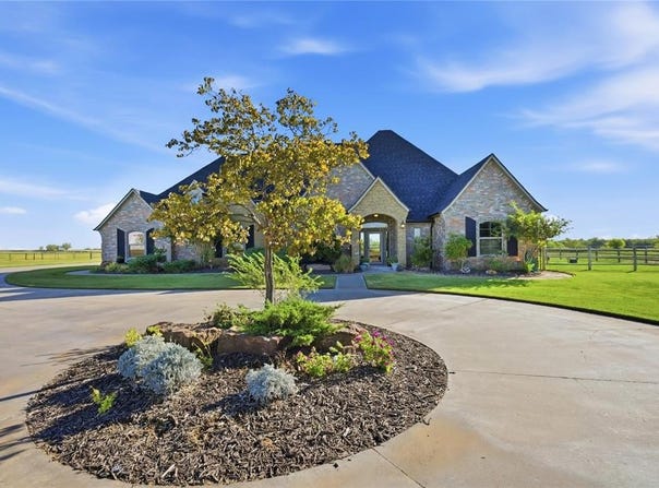 2900 Fontaine Place, Yukon, OK 73036