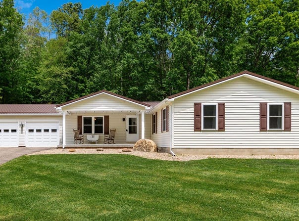 385 Irish Ridge Road, Philo, OH 43771