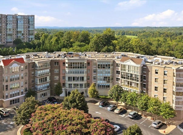 19350 MAGNOLIA GROVE Square, LEESBURG, VA 20176