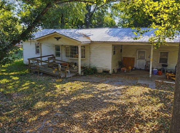 195 Oaks Lane, Guston, KY 40142
