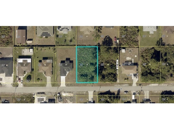 2810 15th Street SW, Lehigh Acres, FL 33976