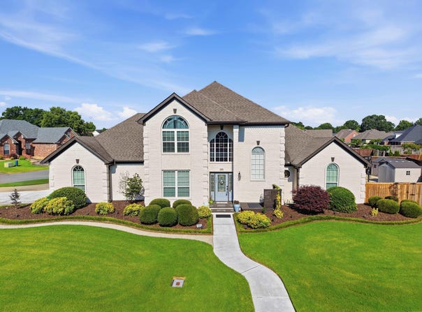 405 Esplanade Ave, Conway, AR 72034