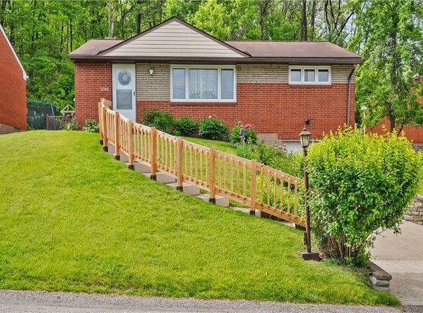 5393 Overland Trl, Baldwin Boro, PA 15236