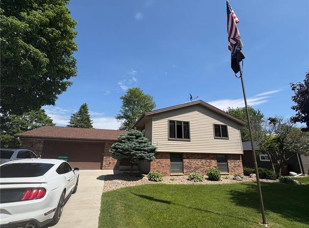 1918 Bayview Drive, Albert Lea, MN 56007