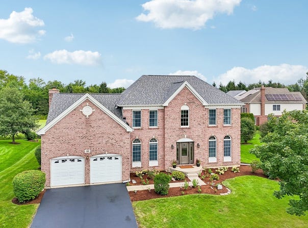 16 Eagle Ridge Drive, Hawthorn Woods, IL 60047