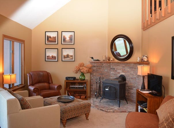 818 Covered Bridge Lane, Grantham, NH 03753