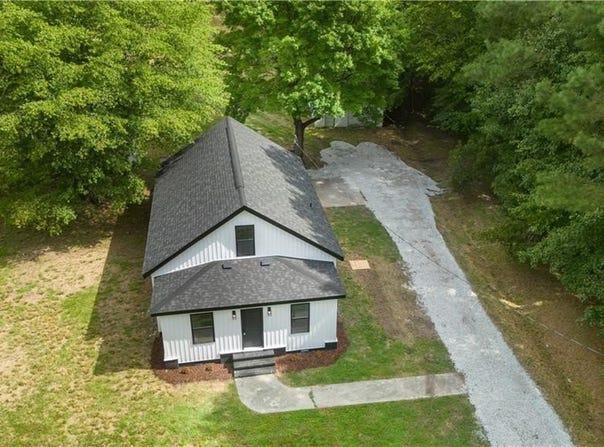 9509 Line Fence Road, Hayes, VA 23072