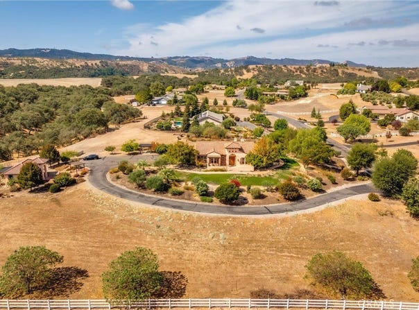 155 Via Del Salinas, Paso Robles, CA 93446