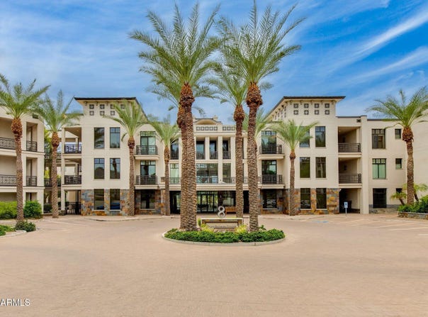8 BILTMORE Estate, Phoenix, AZ 85016