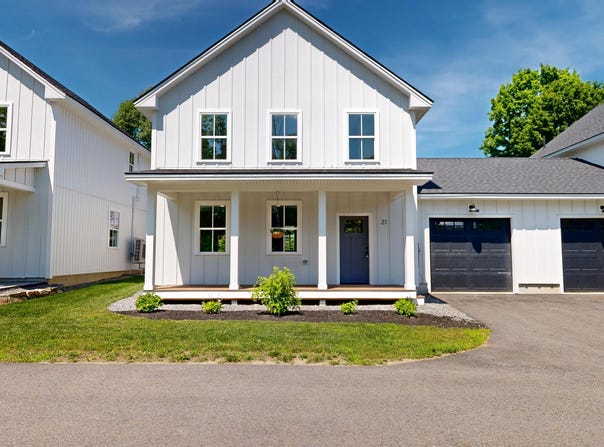 21 Magnolia Lane, Gardiner, ME 04345