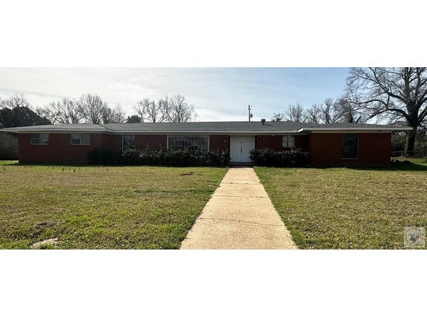 1408 E Main St., Atlanta, TX 75551