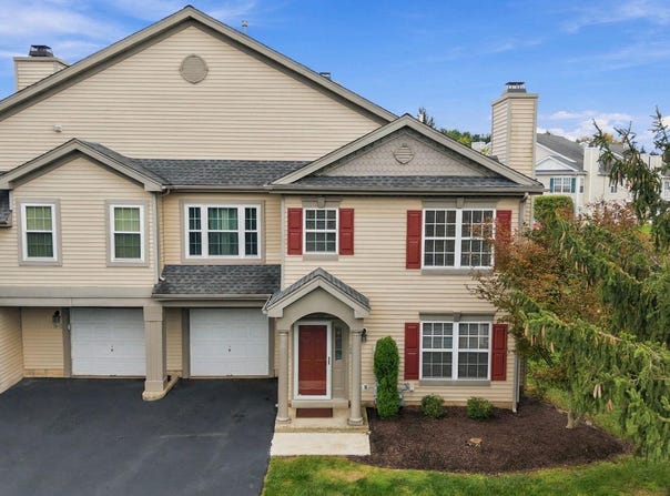 208 MONARCH Court, WARWICK TWP, PA 18974