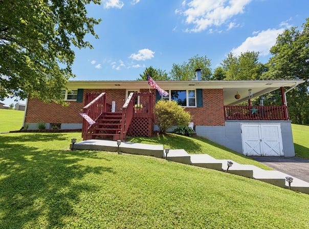 5611 Hicks, Ashland, KY 41102