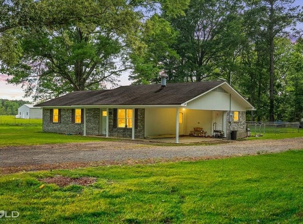 186 Hughes Road, Coushatta, LA 71019