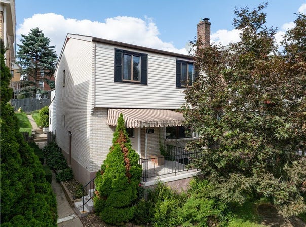 305 Lamarido St, Brookline, PA 15226