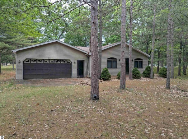 28 W Pine, Au Gres, MI 48703
