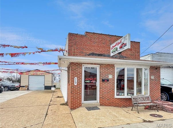 75 N Main Street, St Clair, MO 63077