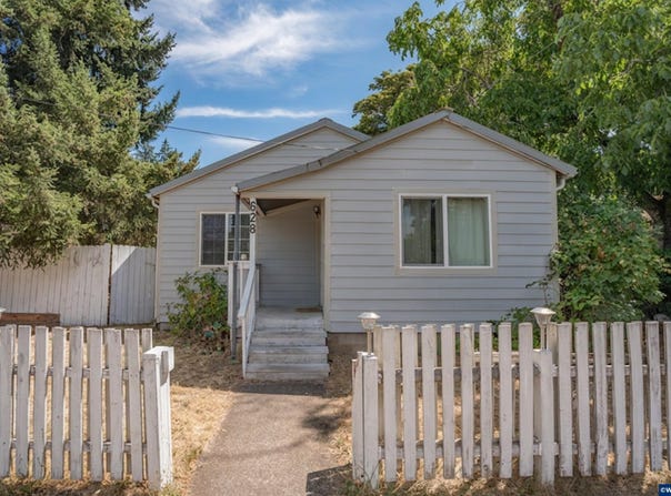 628 Oak St, Brownsville, OR 97327