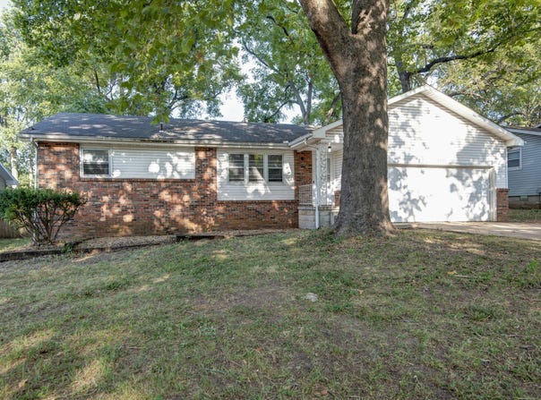 3237 S Ferguson Avenue, Springfield, MO 65807