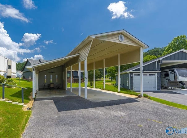 1727 Convict Camp Road, Guntersville, AL 35976