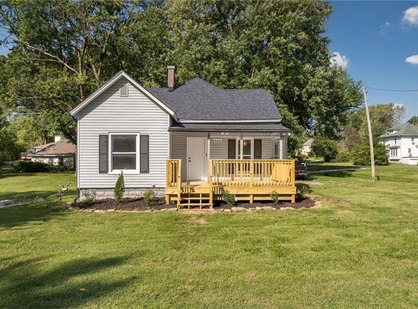 300 Maple Street, Lathrop, MO 64465