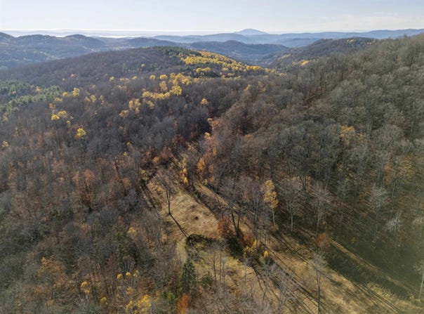 Wild Apple Road, Pomfret, VT 05067