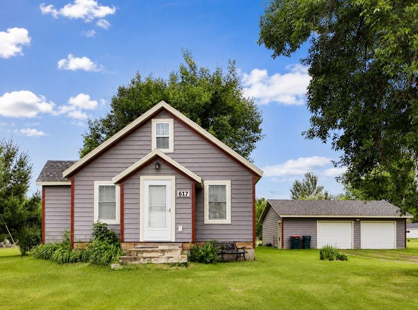 617 E Minnesota Avenue, Randall, MN 56475