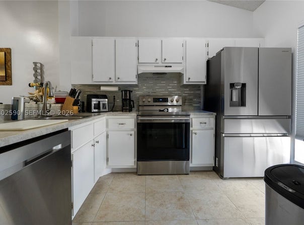 2720 S Oakland Forest Dr, Oakland Park, FL 33309