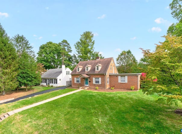 912 LYNDHURST RD, WAYNESBORO, VA 22980