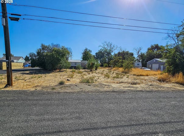 221 W Beech Ave, Hermiston, OR 97838