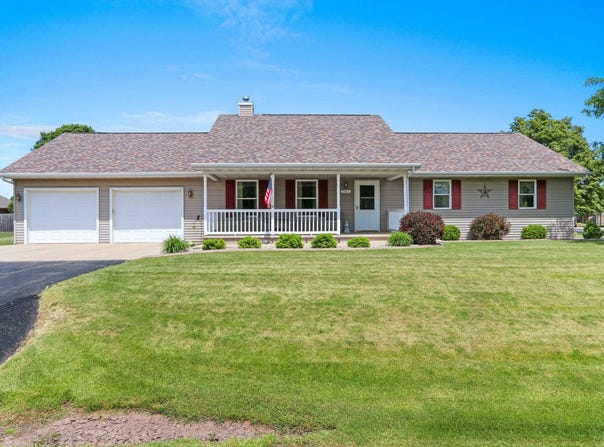 W3082 WHITEPINE Drive, APPLETON, WI 54915