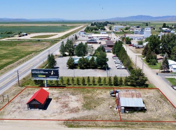 101 2nd St E, Fairfield, ID 83327