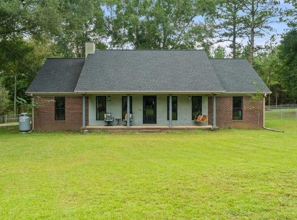 16 Shelton Cedar Rd, MOSELLE, MS 39459