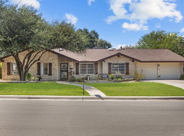 626 SUNHAVEN DR, Windcrest, TX 78239