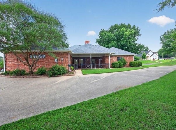 800 Rico Dr, Athens, TX 75751