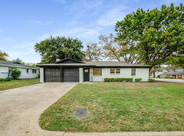 1200 Walker Drive, Hurst, TX 76053