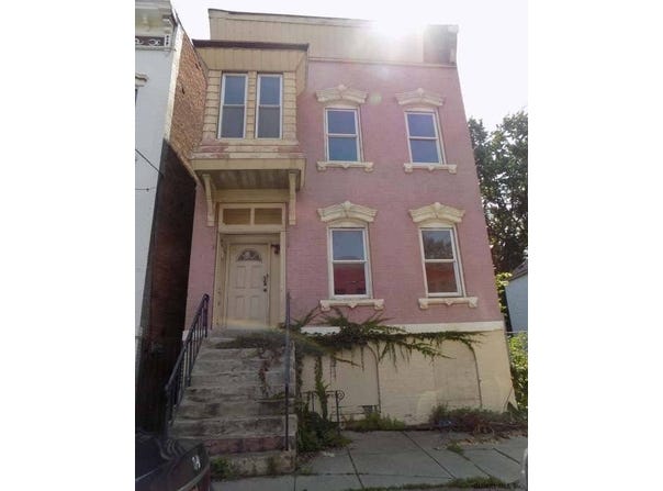 3270 6th Ave, Troy, NY 12180