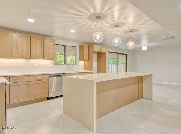8261 E 18th Street, Tucson, AZ 85710