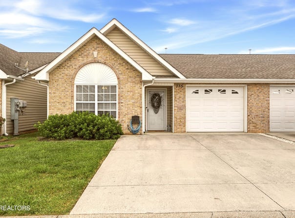 735 Greensboro Way, Knoxville, TN 37912