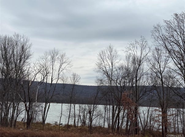 16 Knights Lane, Warwick, NY 10990
