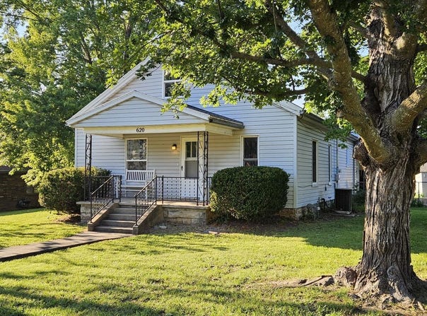 620 E Prairie Lane, Ash Grove, MO 65604