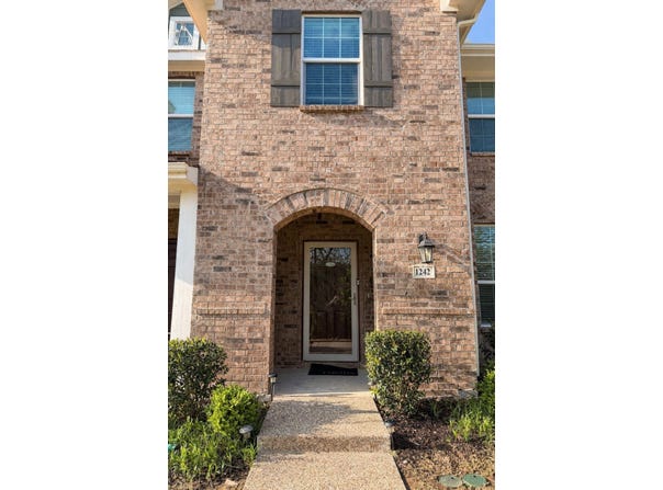 1242 Alamo Drive, Lewisville, TX 75077