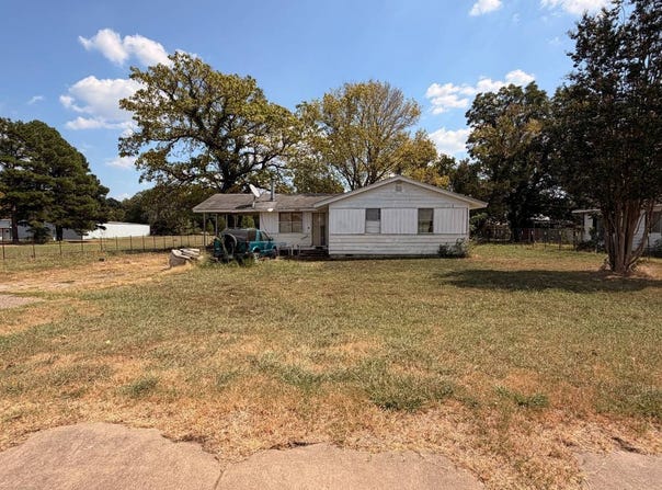 2328 N Main St, Brinkley, AR 72021