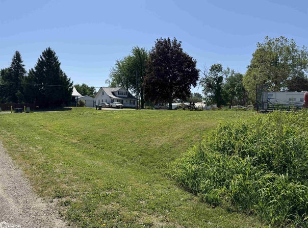 305 Spring Street, Hedrick, IA 52563