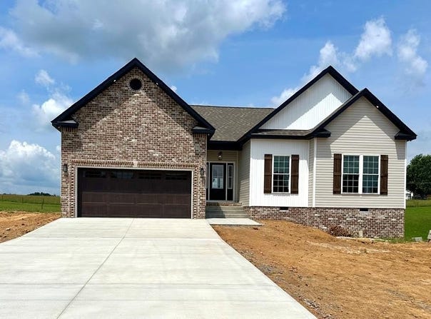 77 BAKERSFIELD DR, CADIZ, KY 42211