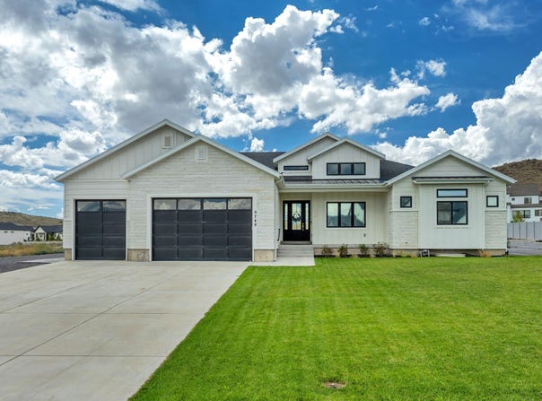 9749 N HIBISCUS Ln, Eagle Mountain, UT 84005