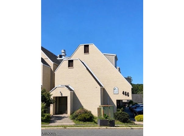 466 Pompton Ave, Cedar Grove Twp., NJ 07009-1812